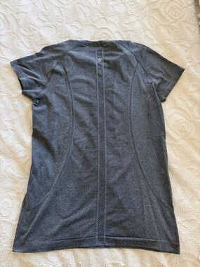 lululemon athletica Dark Gray Short-Sleeve Seam Detail Tee